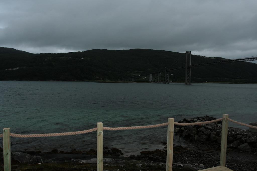 Tjeldsundbrua Maritim Villa Evenskjer Oda fotoğraf